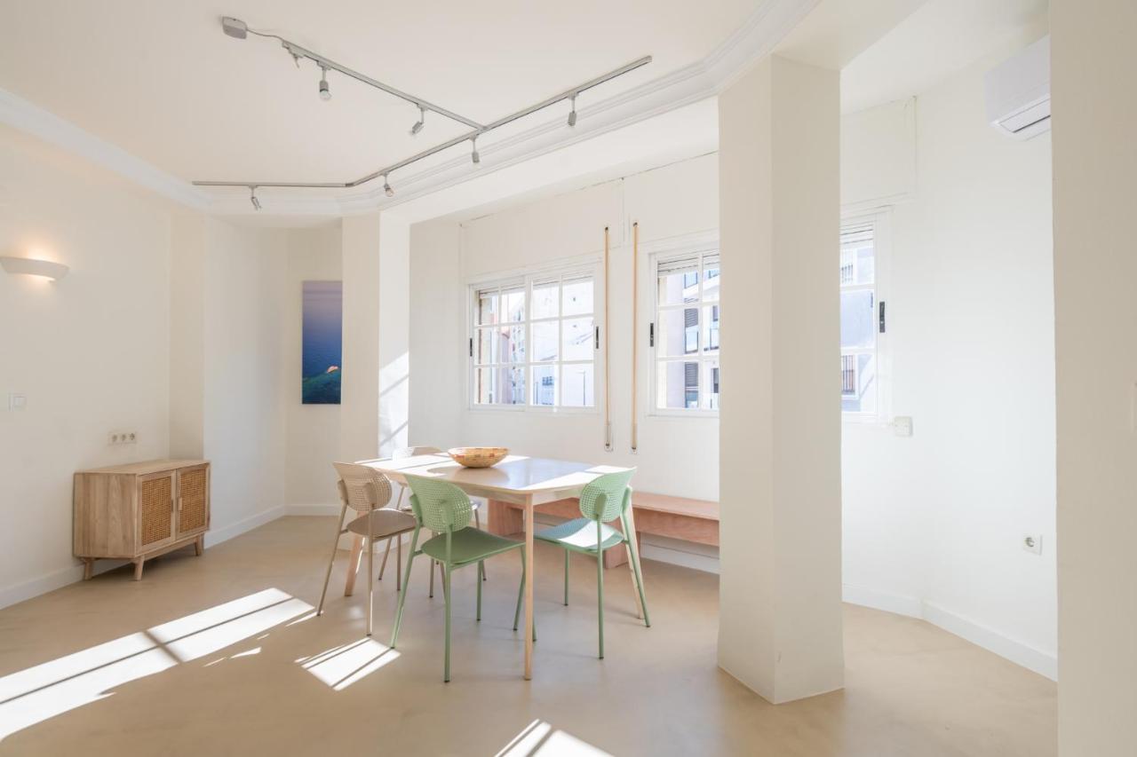 Amplio Apartamento Trinidad By Renthas Apartman Málaga Kültér fotó